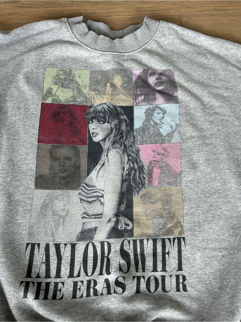 Taylor Swift “The ErasTour” Sweatshirt Oversized Heather Grey Size Large - Picture 7 of 7